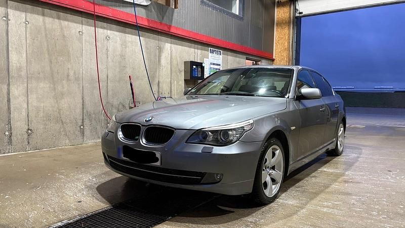 Gebraucht BMW 520 177 PS (130 kW) 2008 Grau Limousine