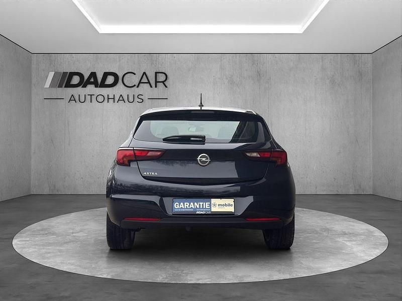 Gebraucht Opel Astra Dynamic 136 PS (100 kW) 2019 Blau Limousine