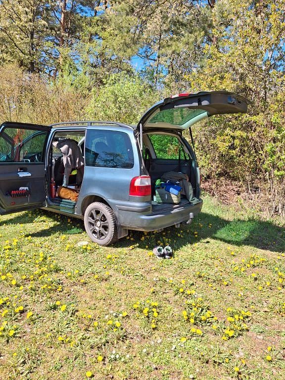 Używany Ford Galaxy Trend 204 KM (150 kW) 2002 Zielony Minivan