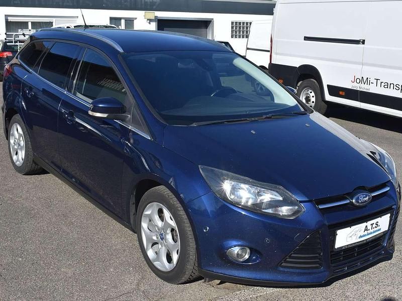 Używany Ford Focus Titanium 105 KM (77 kW) 2012 Niebieski Kombi