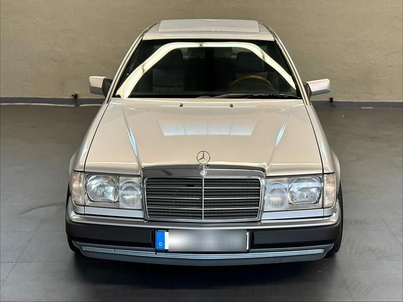Gebraucht Mercedes C300 222 PS (163 kW) 1992 Silber Coupé