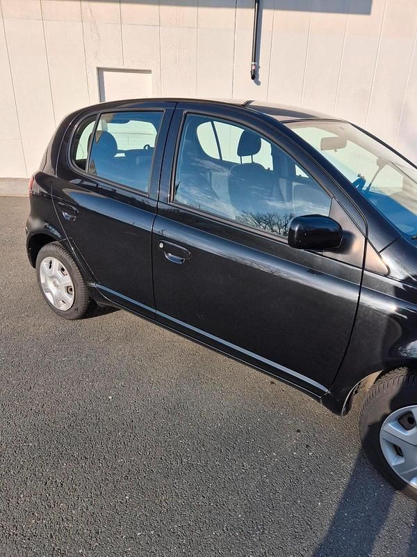Gebraucht Toyota Yaris 68 PS (50 kW) 2005 Schwarz Kleinwagen