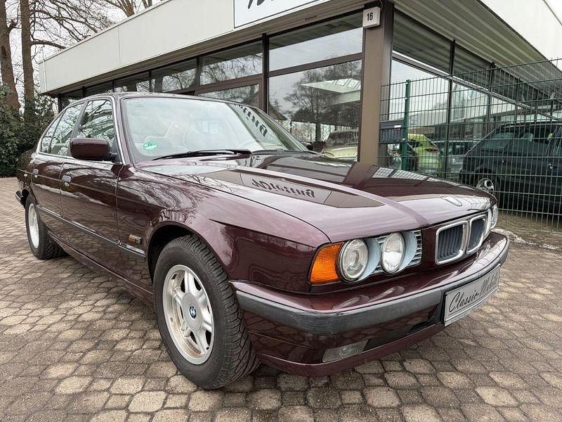 Gebraucht BMW 518 116 PS (85 kW) 1994 Rot Limousine