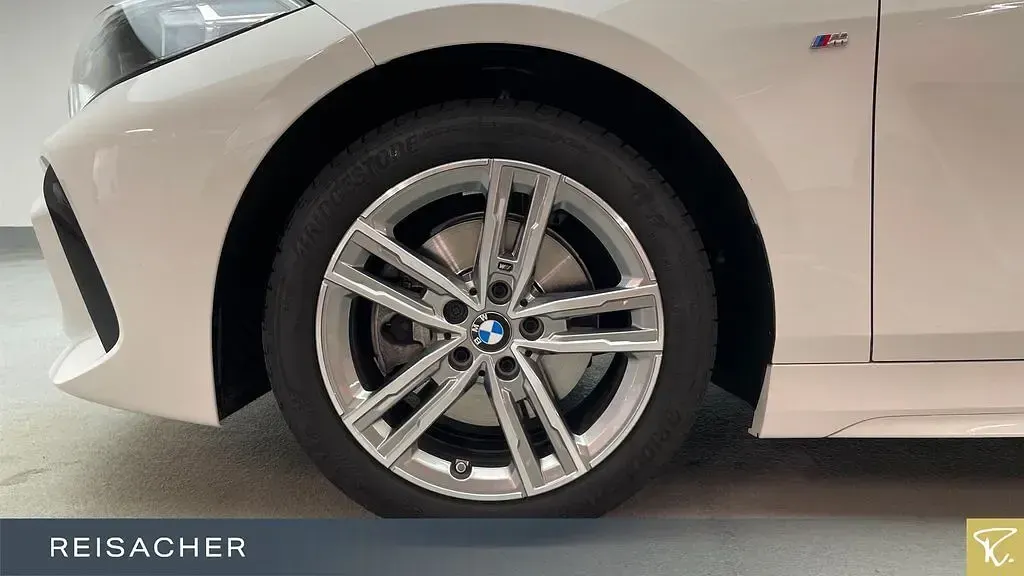 Gebraucht BMW 118 M Sport 136 PS (100 kW) 2023 Weiß Limousine