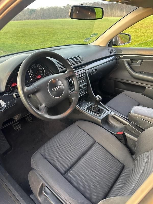 Second-hand Audi A4 102 CP (75 kW) 2003 Gri Berlinǎ