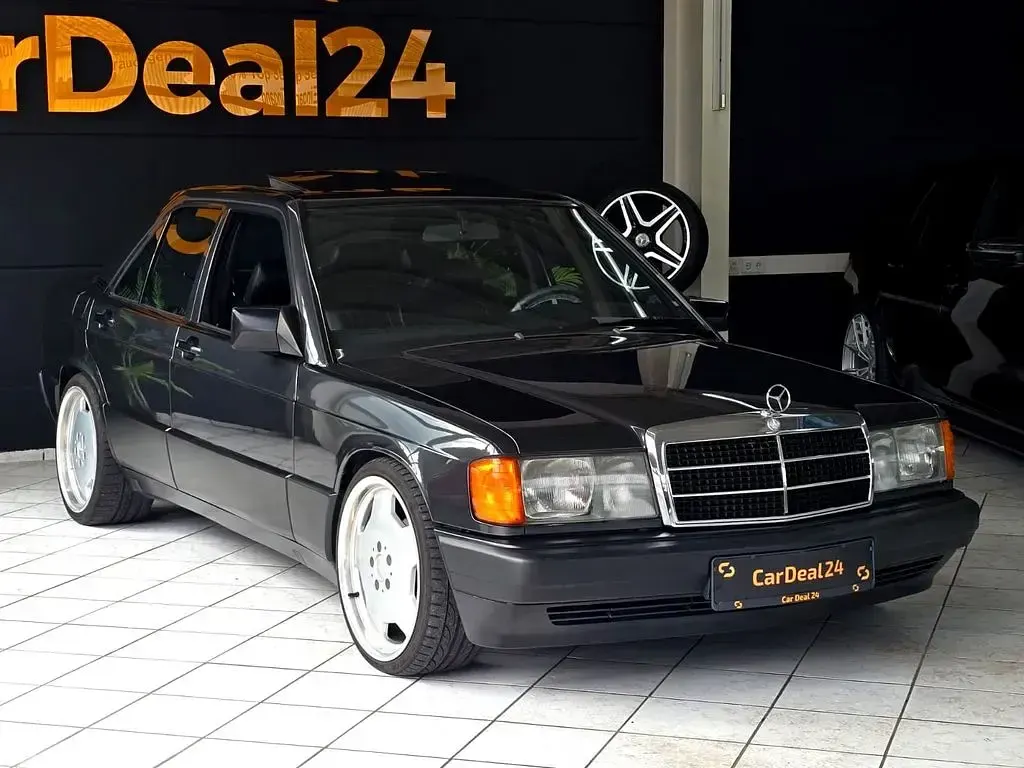 Gebraucht Mercedes 190 160 PS (117 kW) 1989 Schwarz Limousine