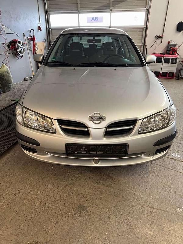 Silber Gebraucht 2001 Nissan Almera Limousine | 1.900 € (Etwas zu teuer) - Bild 1/4