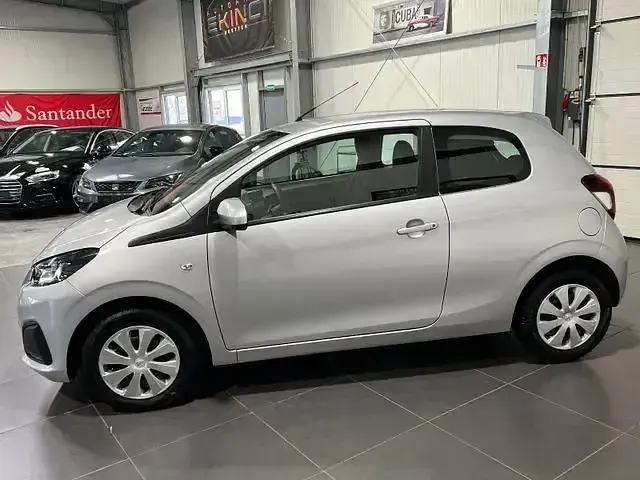 Gebraucht Peugeot 108 Active 72 PS (52 kW) 2019 Grau Kleinwagen