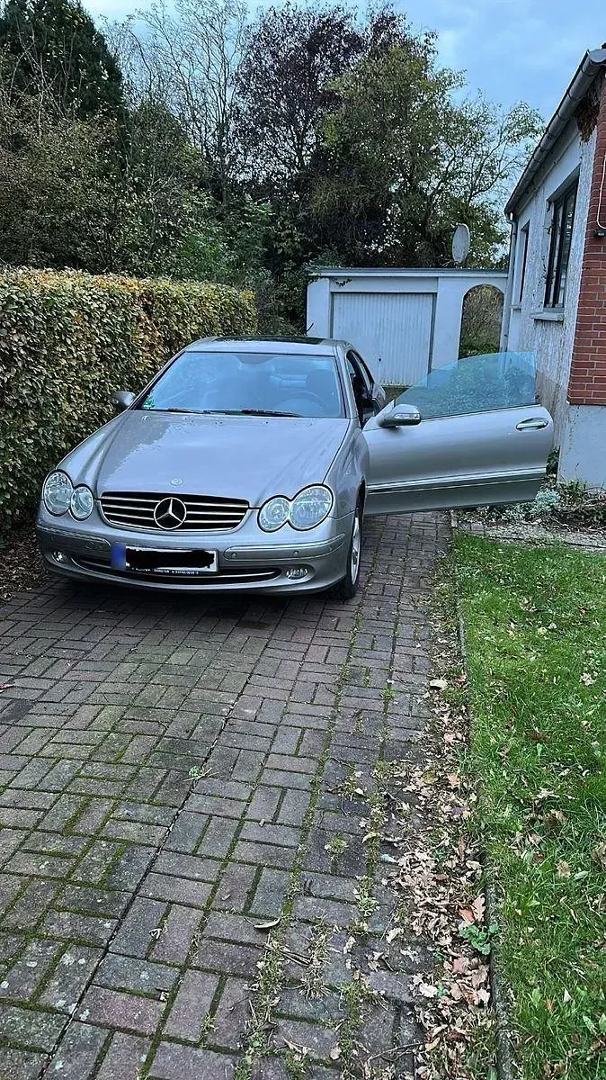 Gebraucht Mercedes CLK320 Avantgarde 218 PS (160 kW) 2003 Silber Coupé