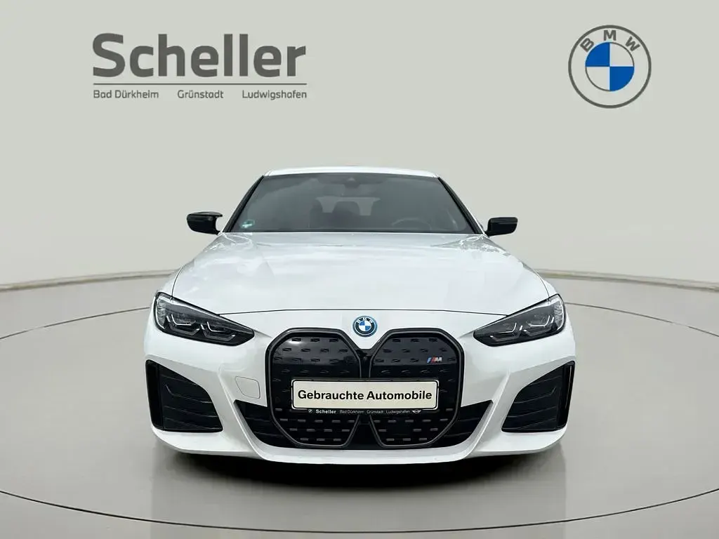 Używany BMW i4 Performance 400 kW (544 KM) 2023 Biały Sedan/Limuzyna