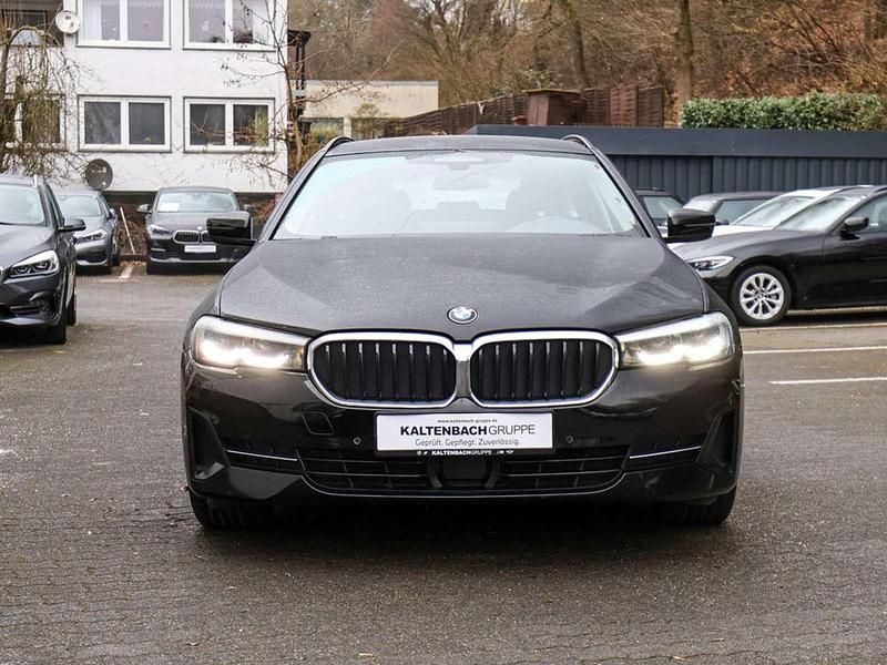 Gebraucht BMW 520 190 PS (139 kW) 2023 Schwarz ii Kombi