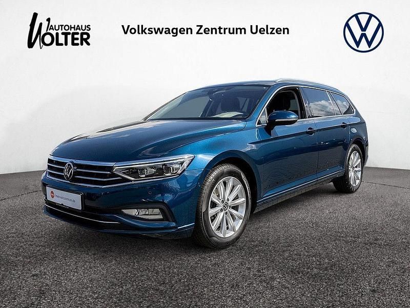 Blau Gebraucht 2023 VW Passat Business Kombi | 27.250 € (Fairer Preis) - Bild 1/4