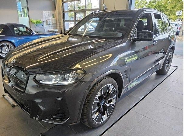 Grau Gebraucht 2023 BMW iX3 Impressive SUV | 42.990 € (Superpreis) - Bild 1/4