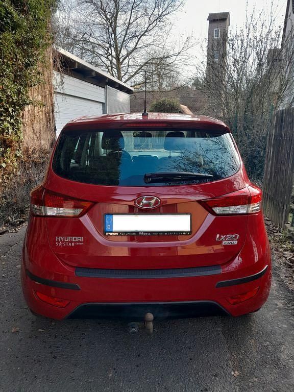 Gebraucht Hyundai ix20 Edition 116 PS (85 kW) 2013 Rot Kleinwagen