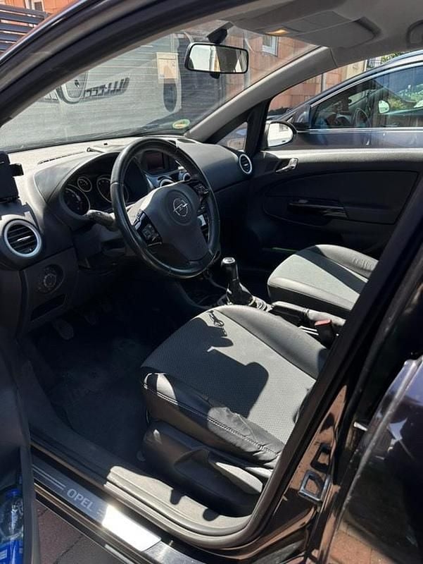 Schwarz Gebraucht 2009 Opel Corsa Kleinwagen | 2.000 € (Guter Preis) - Bild 1/4