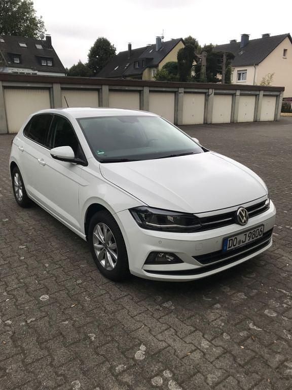 Weiß Gebraucht 2018 VW Polo Comfortline Limousine | 9.900 € (Guter Preis) - Bild 1/4