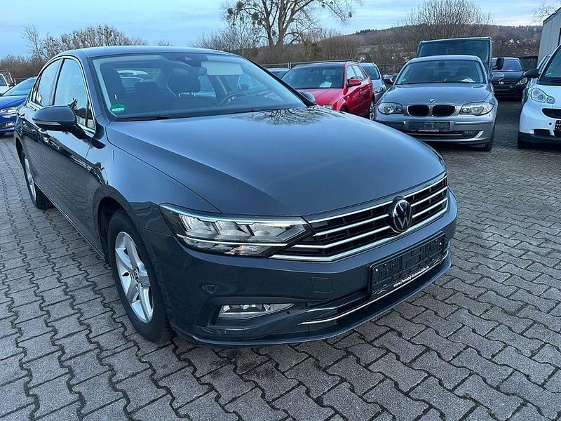 Gebraucht VW Passat Business 150 PS (110 kW) 2021 Grau Limousine