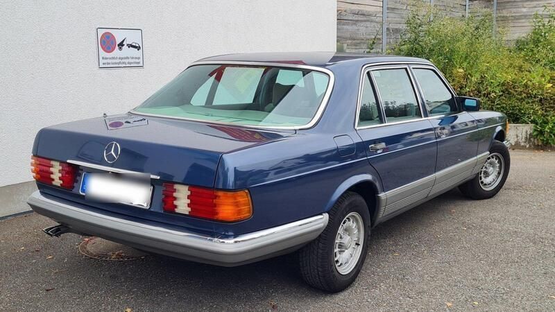 Blau Gebraucht 1983 Mercedes 380 Limousine | 13.500 € - Bild 1/4