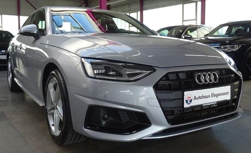 Gebraucht Audi A4 Sport 204 PS (150 kW) 2022 Florettsilber Limousine