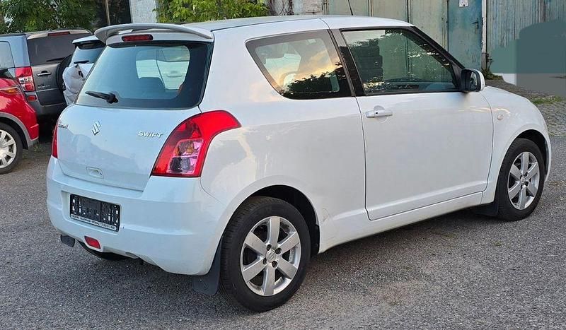 Weiß Gebraucht 2010 Suzuki Swift | 1.990 € (Superpreis) - Bild 1/4