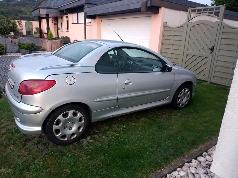 Gebraucht 2003 Peugeot 206 CC Cabrio | 300 € - Bild 1/4