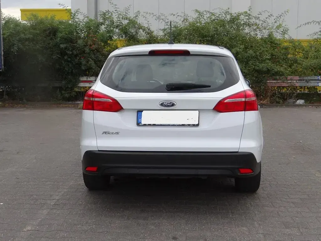 Gebraucht Ford Focus Cool & Connect 120 PS (88 kW) 2018 Weiß Limousine