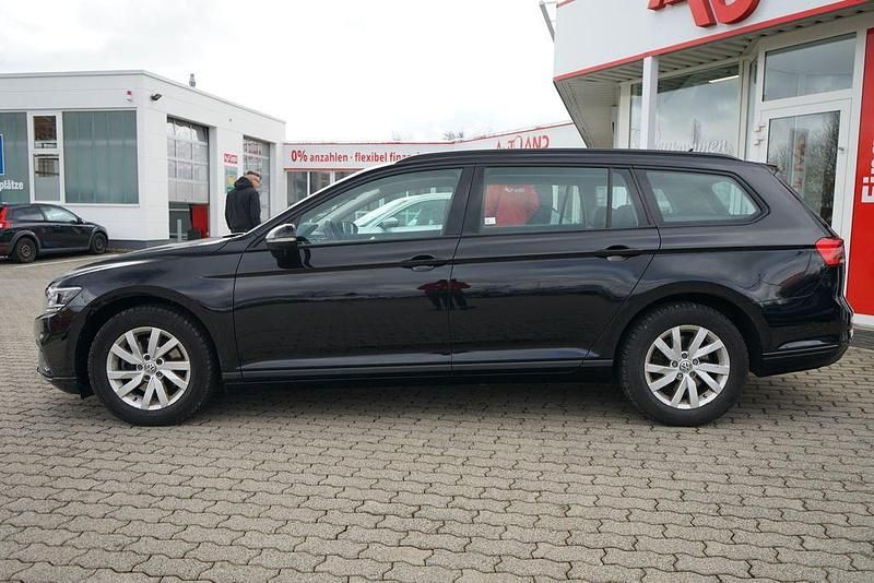 Gebraucht VW Passat 150 PS (110 kW) 2022 Schwarz Kombi