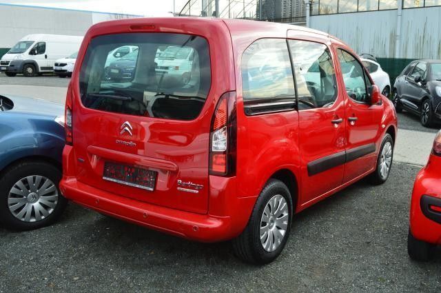 Gebraucht Citroën Berlingo Feel 99 PS (72 kW) 2015 Rot Van / Kleinbus