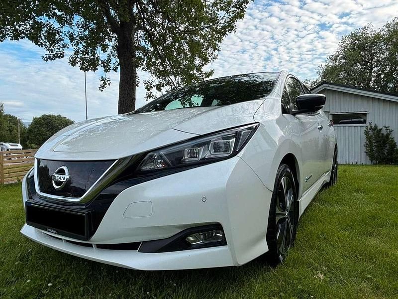 Weiß Gebraucht 2018 Nissan Leaf Tekna Kleinwagen | 11.780 € (Teuer) - Bild 1/4