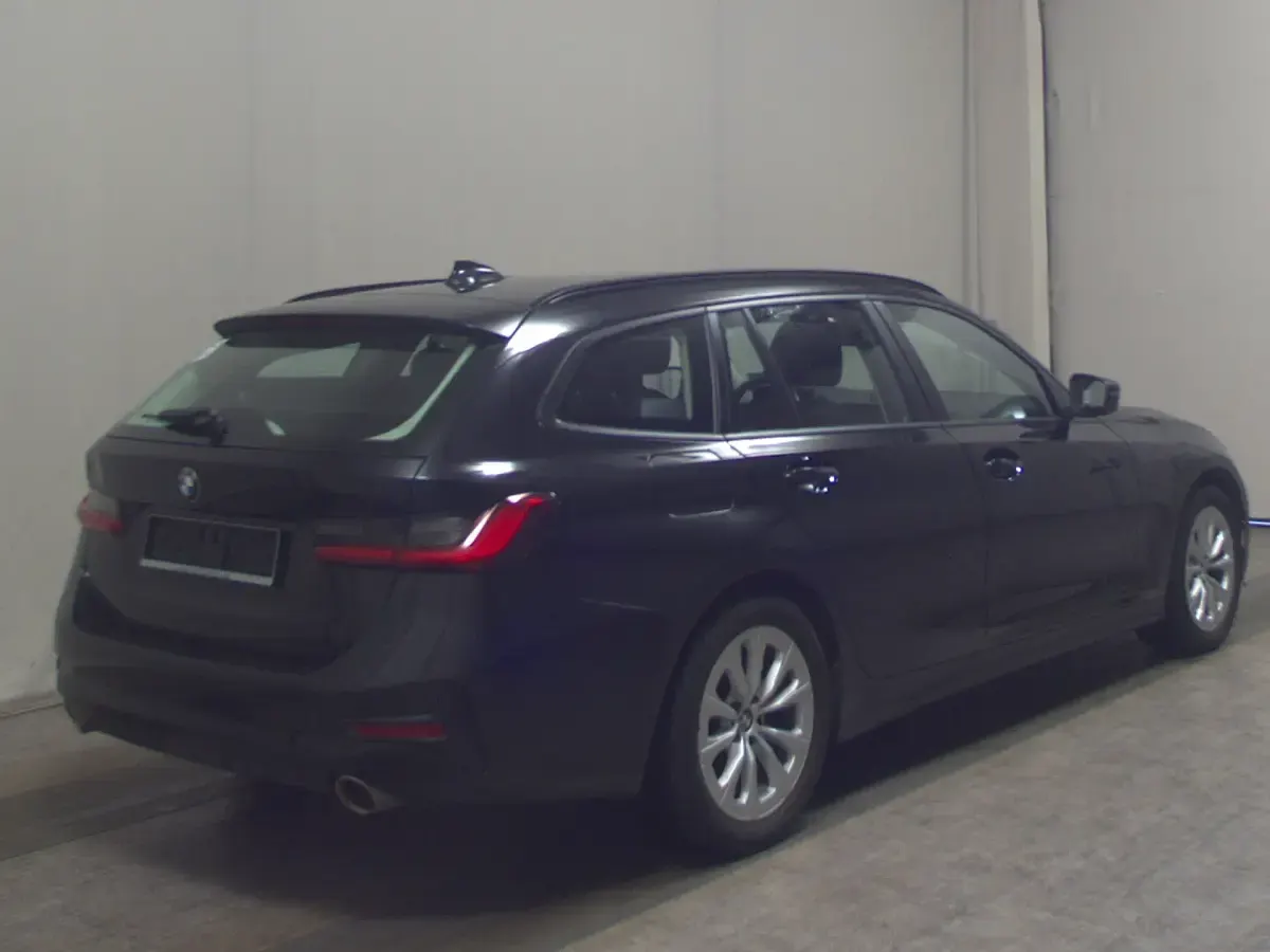 Gebraucht BMW 318 Sport Line 156 PS (114 kW) 2021 Schwarz Kombi