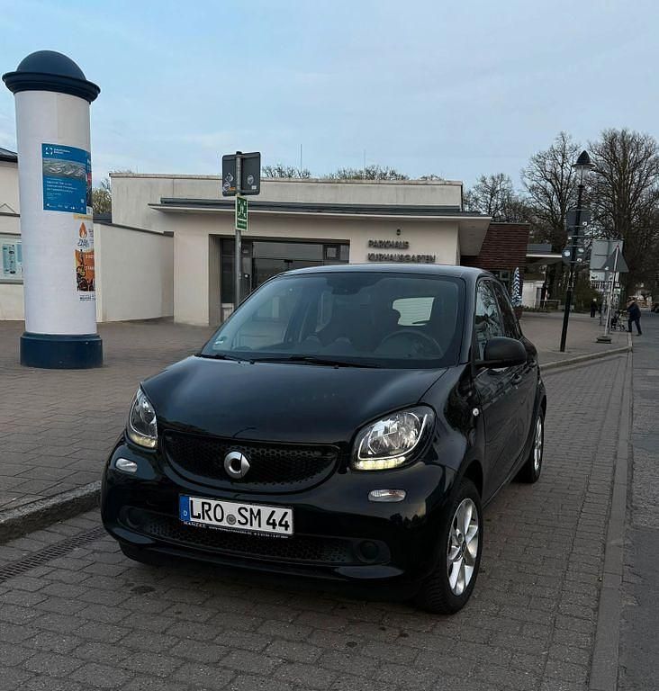 Gebraucht Smart ForFour Passion 71 PS (52 kW) 2018 Schwarz Kleinwagen