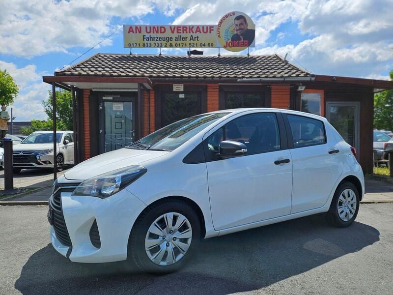 Weiß Gebraucht 2015 Toyota Yaris Basis Kleinwagen | 5.990 € (Teuer) - Bild 1/4
