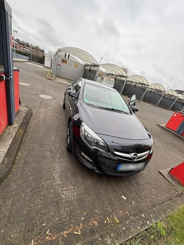 Gebraucht Opel Astra 120 PS (88 kW) 2015 Schwarz Limousine