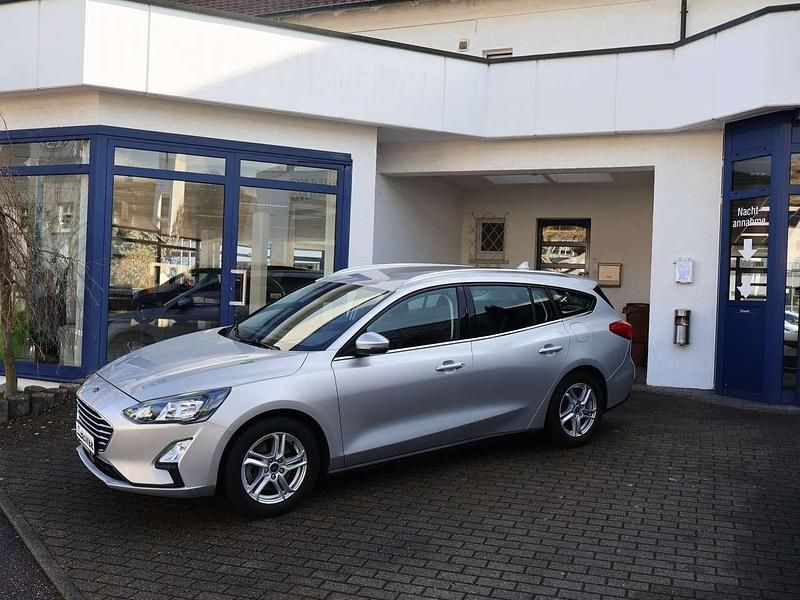 Gebraucht Ford Focus Cool & Connect 125 PS (91 kW) 2021 Polarsilber Kombi