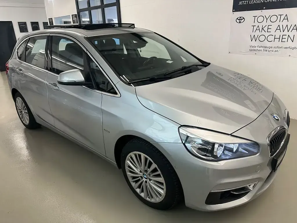 Gebraucht BMW 220 Active Tourer Advantage 192 PS (141 kW) 2015 Silber Van / Kleinbus