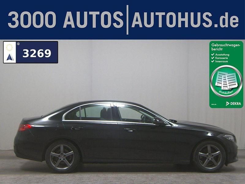 Schwarz unilack Gebraucht 2022 Mercedes C220 Avantgarde Limousine | 27.980 € (Fairer Preis) - Bild 1/4