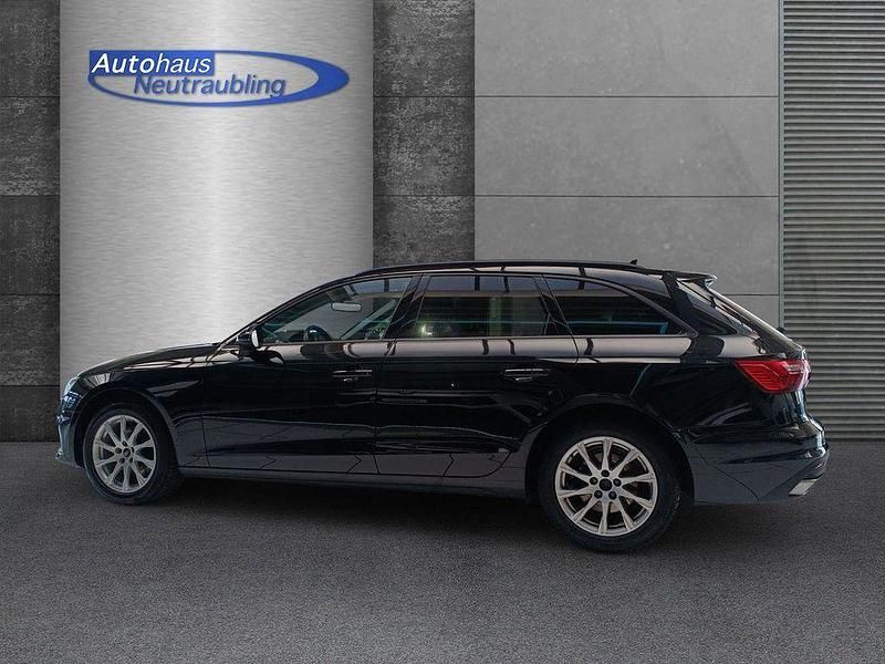 Gebraucht Audi A4 Basis 150 PS (110 kW) 2022 Mythosschwarz Kombi
