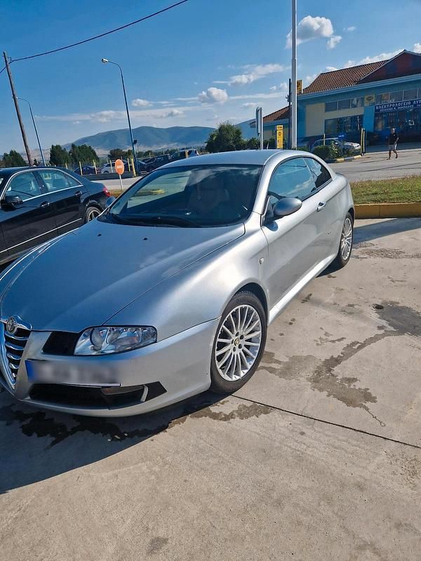 Silber Gebraucht 2004 Alfa Romeo GT Coupé | 2.700 € (Teuer) - Bild 1/4