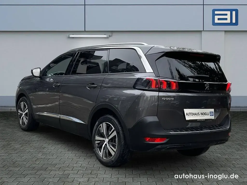 Gebraucht Peugeot 5008 Allure 131 PS (96 kW) 2024 Platiniumgrau SUV