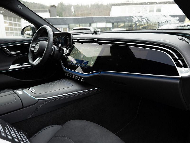Gebraucht Mercedes E300 AMG 313 PS (230 kW) 2025 Grau manufaktur alpingrau uni Kombi