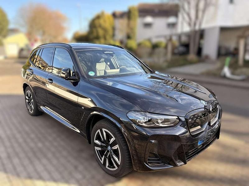 Gebraucht BMW iX3 210 kW (286 PS) 2023 Schwarz SUV