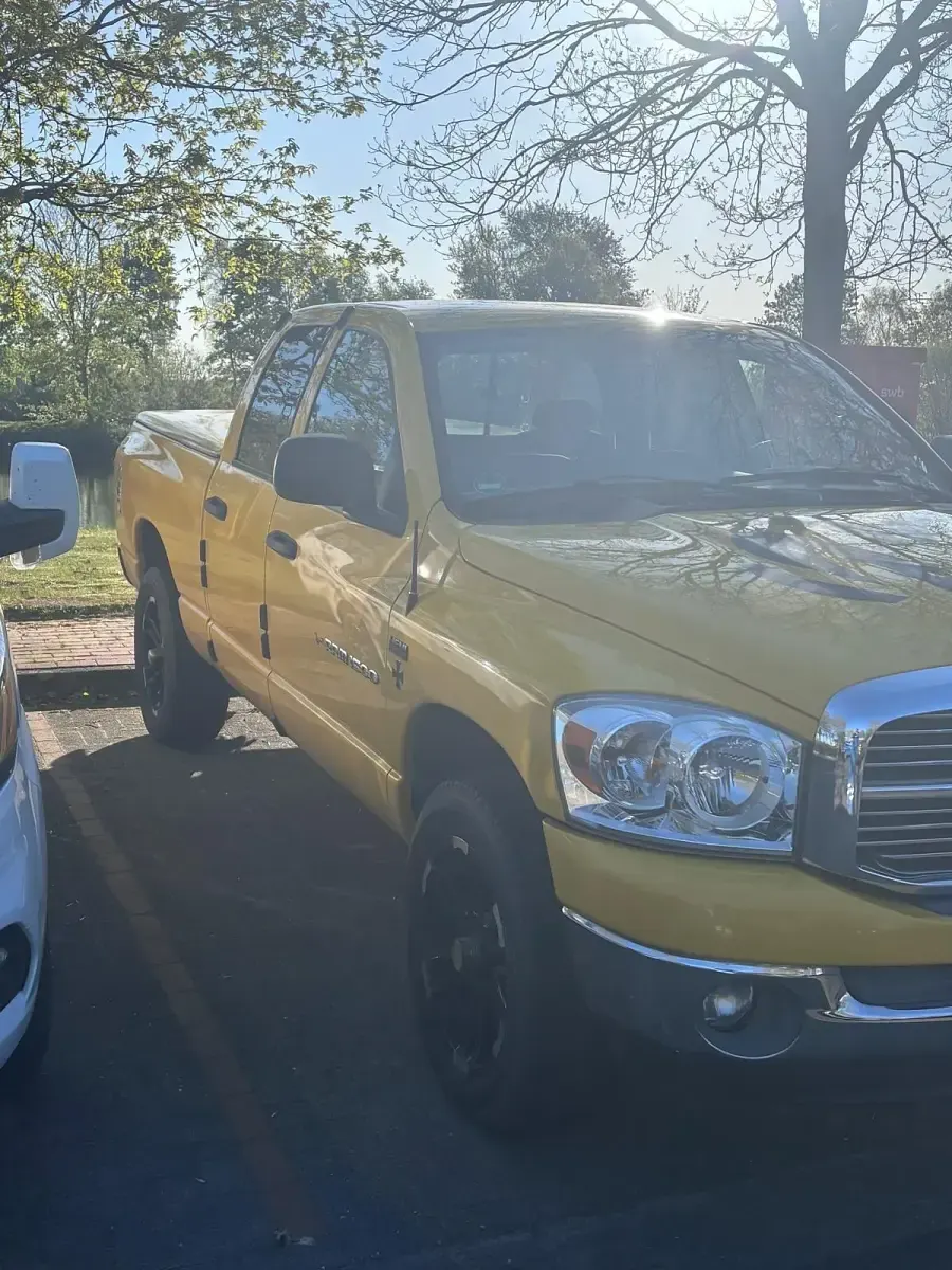 Usata Dodge Ram 345 CV (253 kW) 2007 Giallo Pick-up