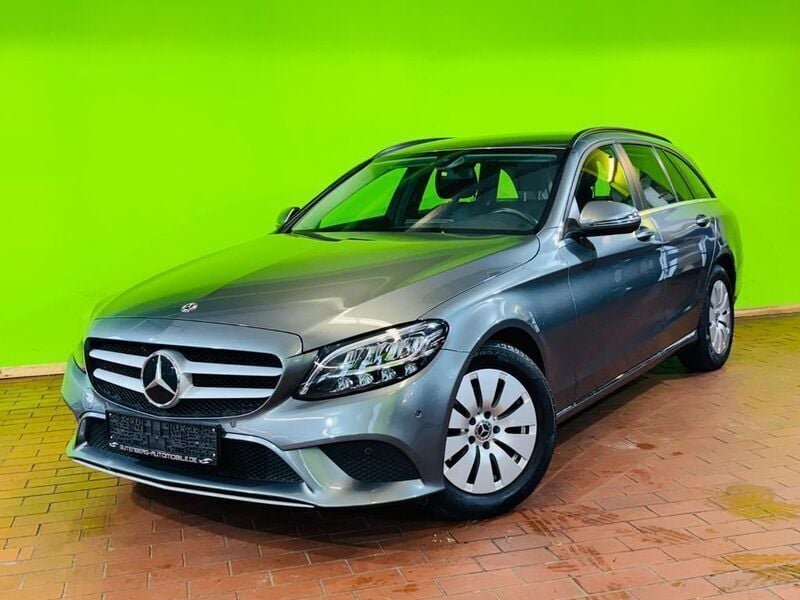 Grau Gebraucht 2020 Mercedes C180 Limousine | 21.590 € (Superpreis) - Bild 1/4