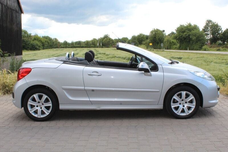 Gebraucht Peugeot 207 CC Filou 120 PS (88 kW) 2009 Silber Cabrio