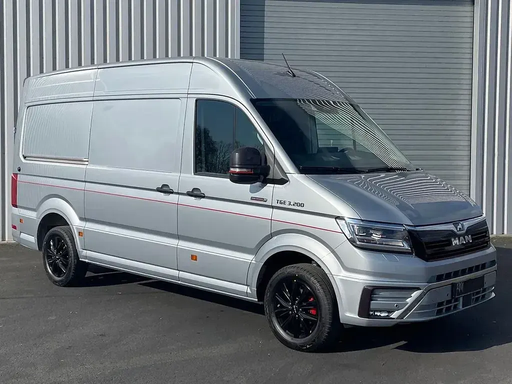 Neu MAN TGE 205 PS (150 kW) 2026 Silber Van