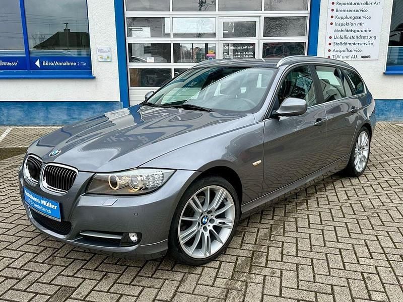 Gebraucht BMW 318 Exclusive 143 PS (105 kW) 2012 Grau Kombi