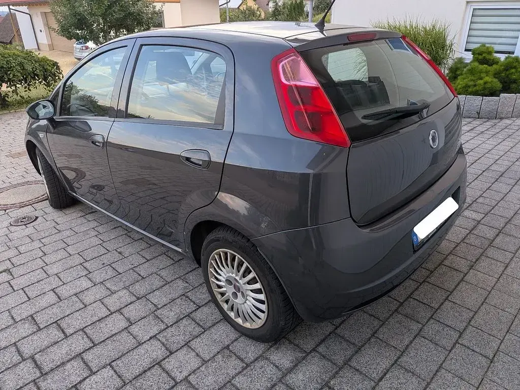 Gebraucht Fiat Grande Punto 77 PS (56 kW) 2008 Grau Kleinwagen