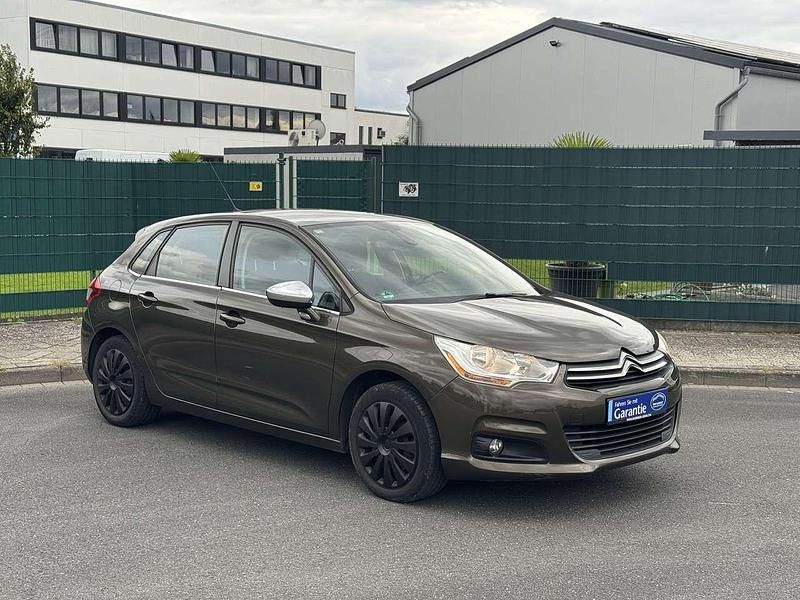 Braun Gebraucht 2014 Citroën C4 SELECTION Kleinwagen | 3.900 € (Guter Preis) - Bild 1/4