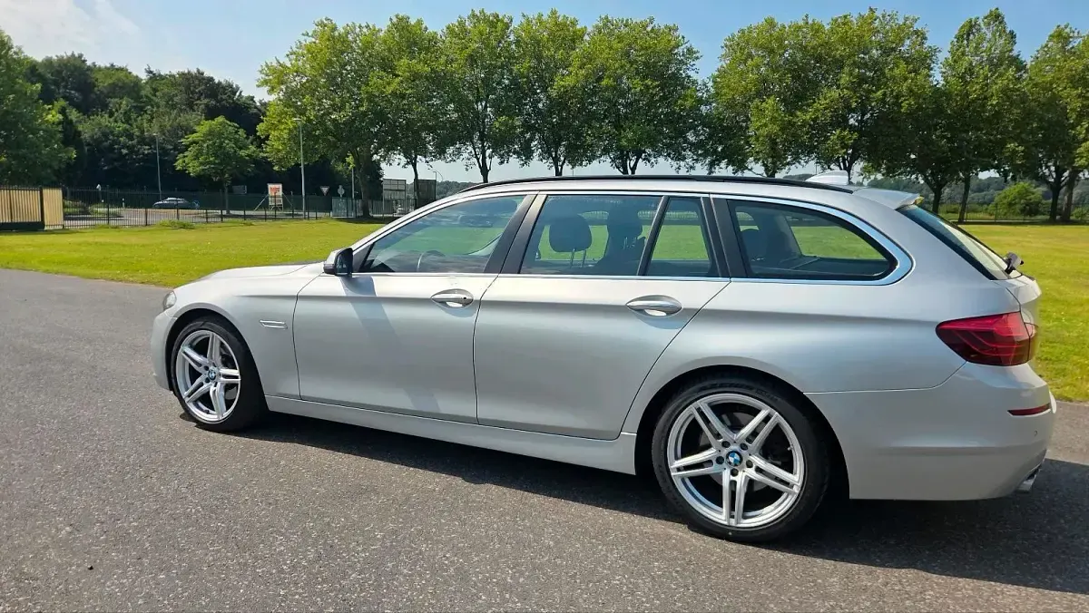 Gebraucht BMW 520 190 PS (139 kW) 2016 Silber Kombi