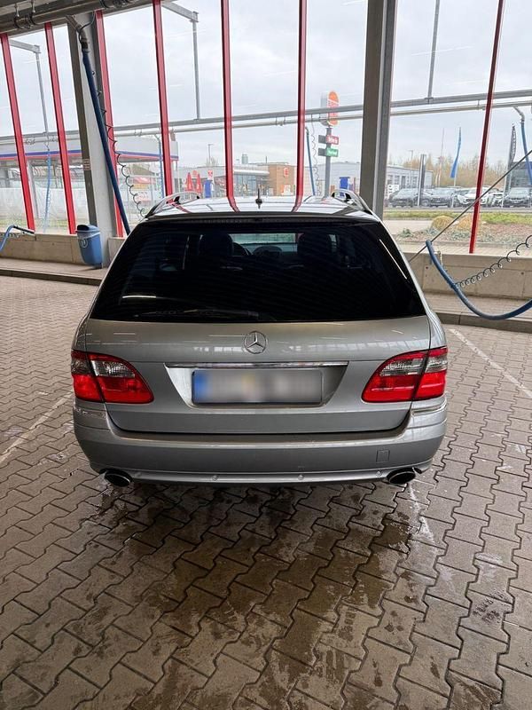 Gebraucht Mercedes E320 Avantgarde 224 PS (164 kW) 2009 Grau Kombi